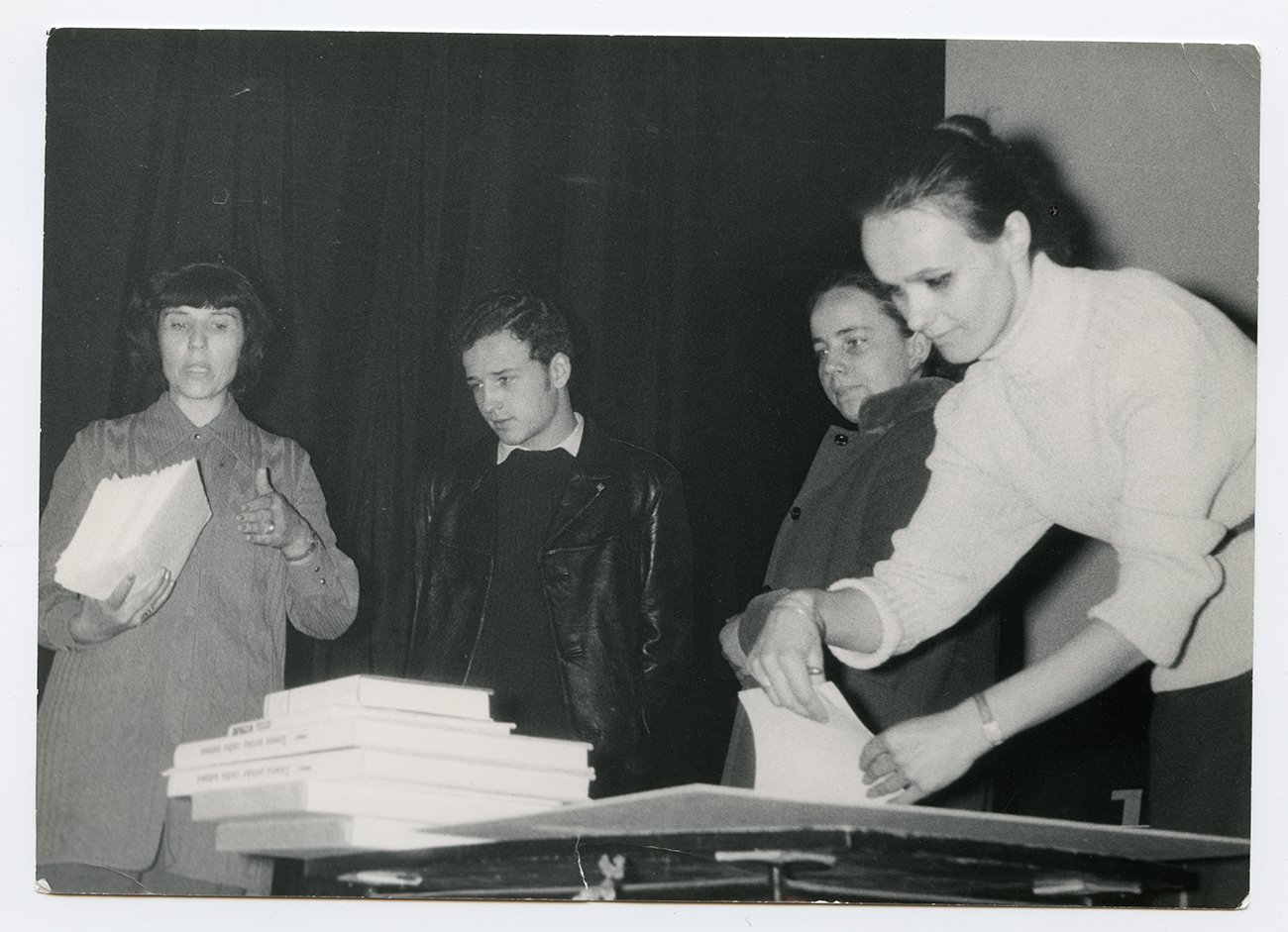 Meeting with a writer, Staromiejskie cinema, Danuta Połoncarz (first on the left), manager of the Staromiejskie, 1970s, collection of Danuta Połoncarz.